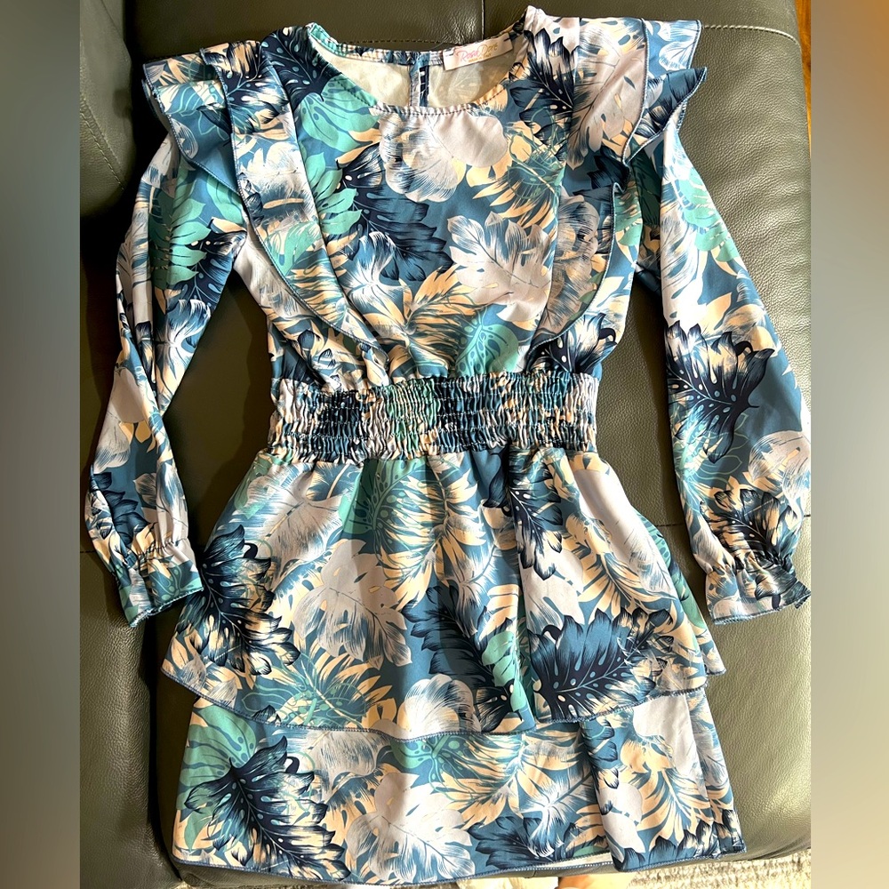 Beautiful girls dress size 8 in EUC